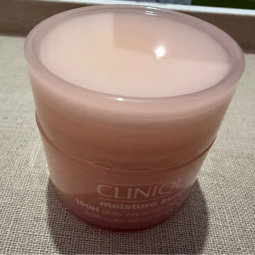 Clinique moisture surge